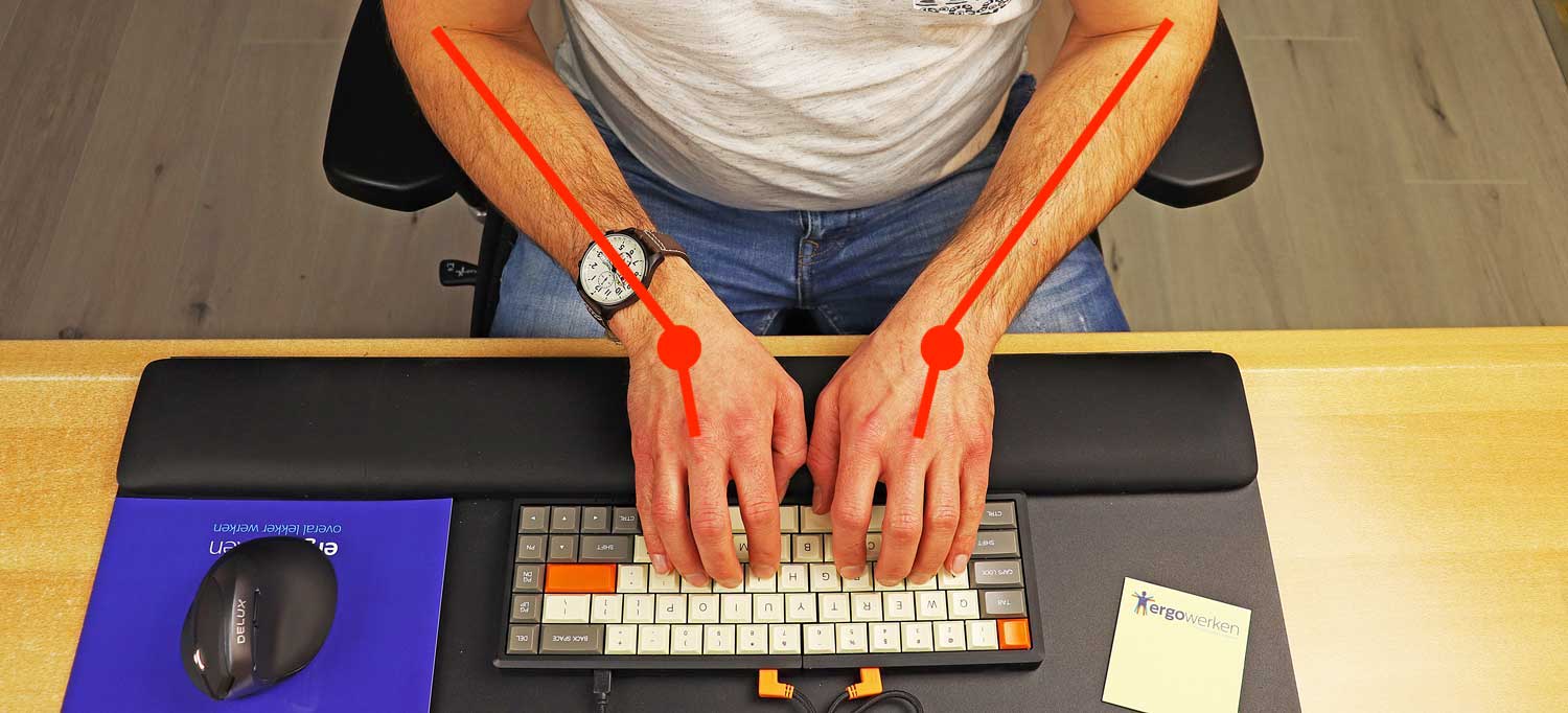 Door een standaard toetsenbord kun je sneller spanning in je polsen ervaren